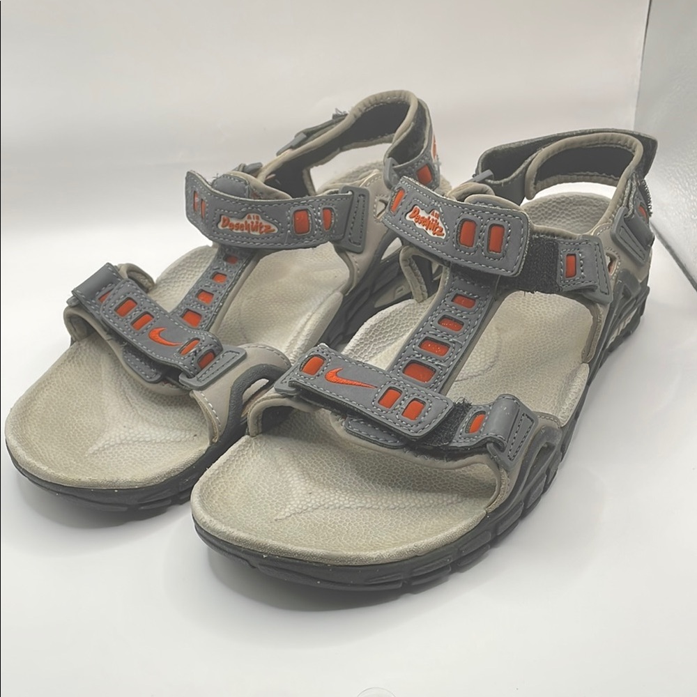 Nike ACG - Deschutz Air - Classic Velcro Sandals - Black / Biege - 9